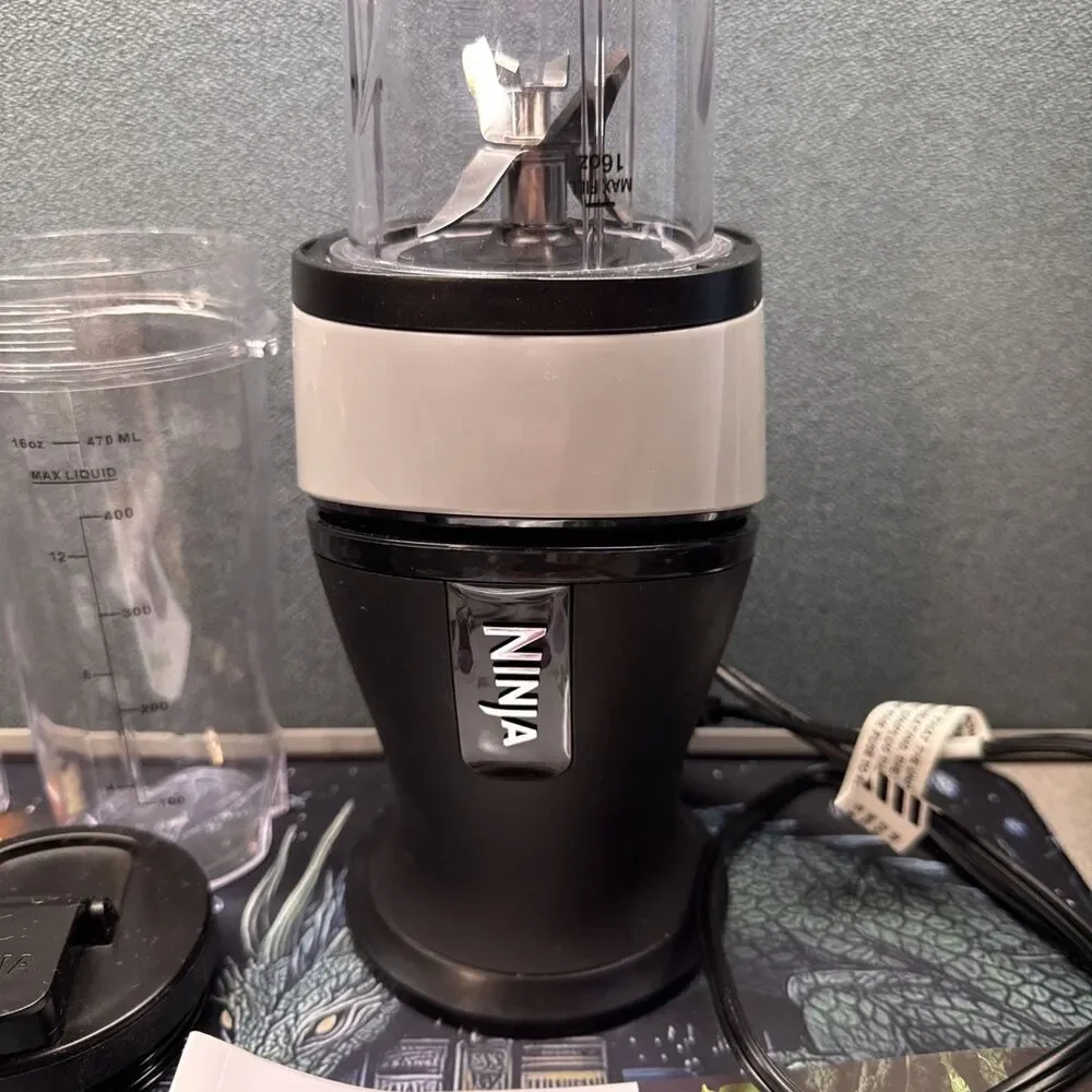 Nutri Ninja Fit Compact Personal Blender 16oz Cup QB3001SS w/ 4Cups & 3 Lids